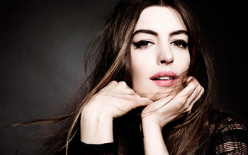 Anne Hathaway 2015 screenshot