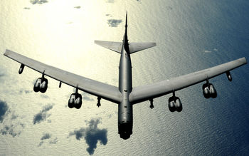 B 52 Stratofortress Bomber screenshot