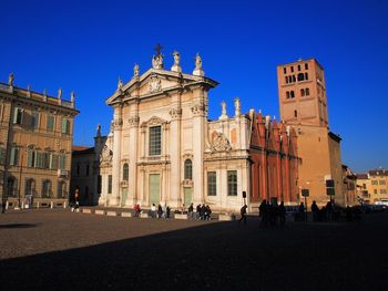 Cathedral Of San Pietro, Piazza Sordello, Mantova, Italy screenshot