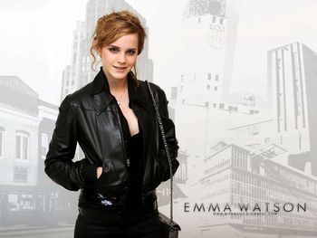 Emma Watson Black screenshot