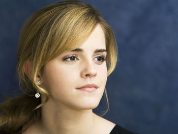 Emma Watson Getting Glow in Face HD screenshot
