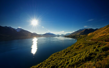 Lake Wakatipu Landscape screenshot