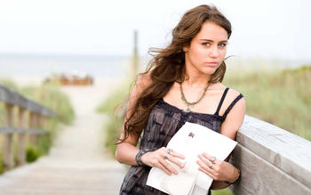 Miley Cyrus in The Last Song Movie screenshot