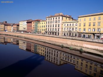 Mirrored Pisa Italy screenshot