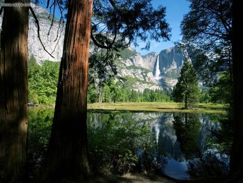 Mirrored Upper Yosemite Falls Yosemite National Park California screenshot