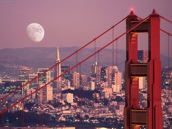 Moon Over San Francisco screenshot