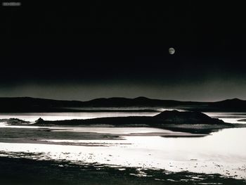 Moonrise Over Negit Island Mono Lake California screenshot