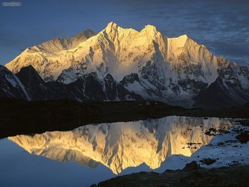 Mount Makalu And Mount Chomolonzo Tibet screenshot
