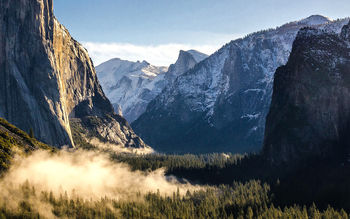 Mountains of Yosemite National Park screenshot