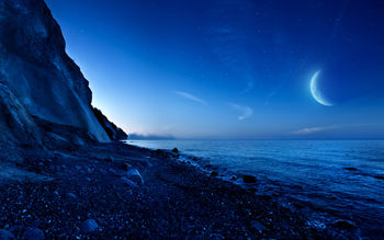Nightfall Mountain Sea Moon screenshot