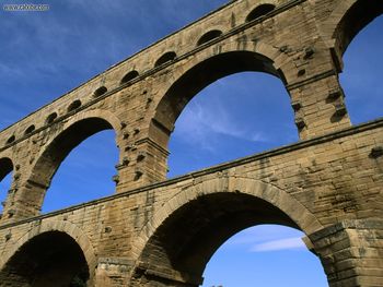 Roman Aqueduct, Nimes, France screenshot