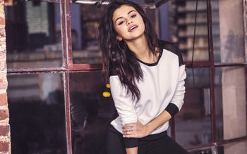 Selena Gomez 155 screenshot