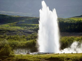 Strokkur Geyser, Iceland screenshot