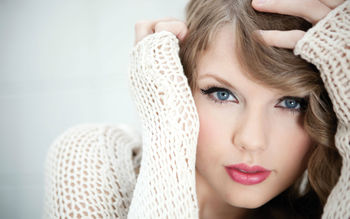 Taylor Swift 2012 screenshot