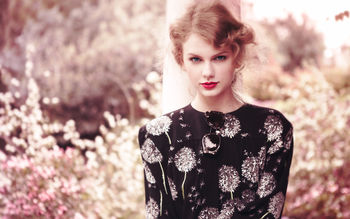 Taylor Swift Beautiful screenshot
