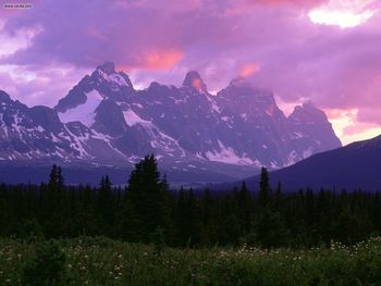 The Ramparts Canadian Rockies screenshot