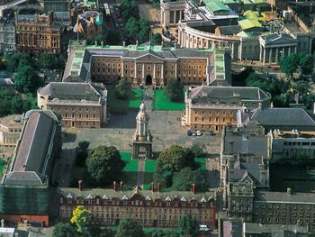 Trinity College Of Dublin From Air screenshot