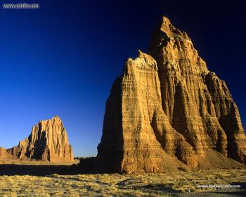 Utah. Capitol Reef National Park. Cathedral Valley Temmples Of The Sun And The Moon. screenshot