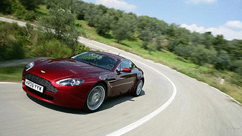 Aston Martin V8 screenshot 3