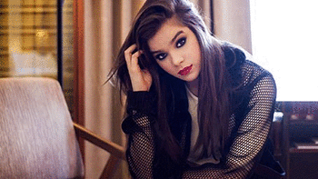 Hailee Steinfeld screenshot