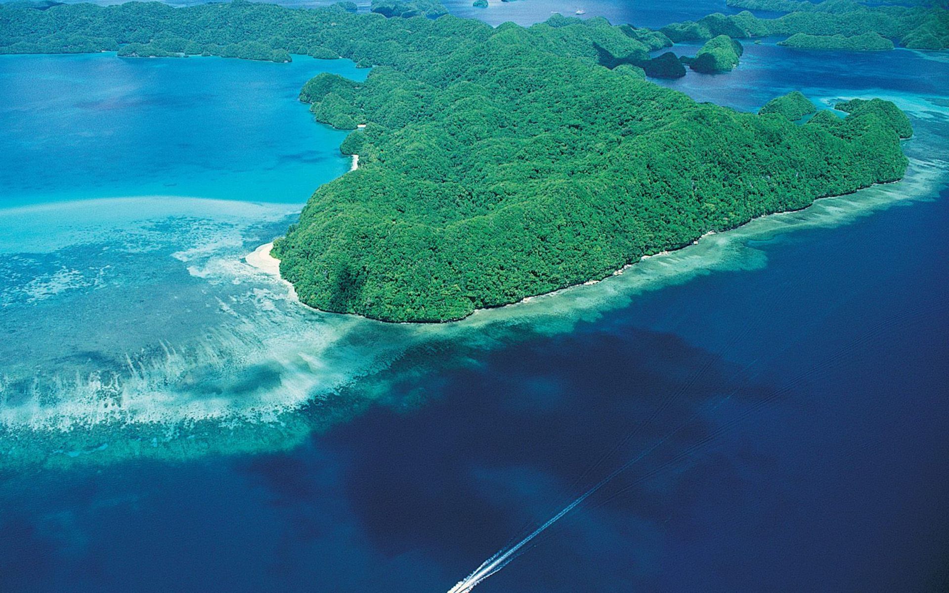 Фото красивого острова. Палау остров Корор. Желоб Палау. Палау тихий океан. Палау, Маршалловых островах и Микронезии.