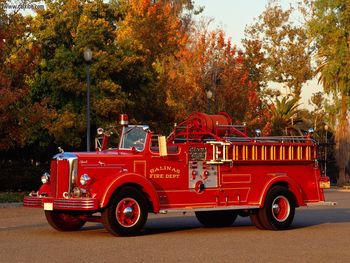 1951 Mack Fire Engine screenshot