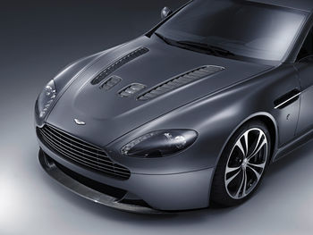 2010 Aston Martin V12 Vantage screenshot