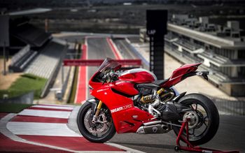2013 Ducati Superbike 1199 Panigale R screenshot