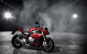 2014 BMW S1000R screenshot