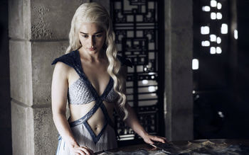 2015 Emilia Clarke Game of Thrones screenshot