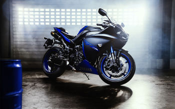 2015 Yamaha YZF R1 screenshot