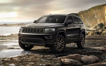 2016 Jeep Grand Cherokee 75th Anniversary Model screenshot