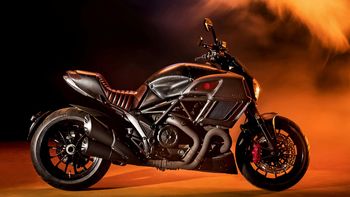 2017 Ducati Diavel Diesel screenshot