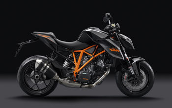 2017 KTM 1290 Super Duke R 4K screenshot