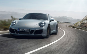 2017 Porsche 911 GTS Carrera 4 GTS screenshot