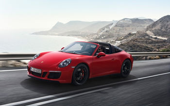 2017 Porsche 911 GTS Targa 4 GTS screenshot