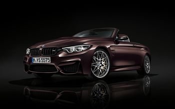 2018 BMW M4 Convertible screenshot