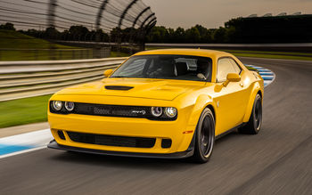 2018 Dodge Challenger SRT Hellcat Widebody HD screenshot