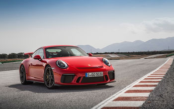 2018 Porsche 911 GT3 Guards Red screenshot