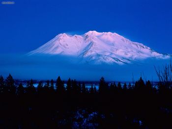 Above The Clouds Mt Shasta California screenshot