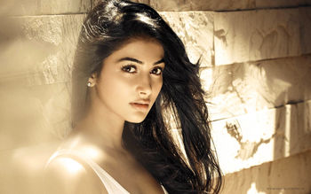 Actress Pooja Hegde screenshot