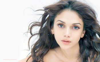 Aditi Rao Hydari 2015 screenshot