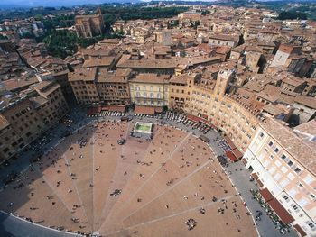 Aerial View Of Piazza Del Campo, Siena, Italy screenshot