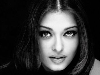 Aishwarya Rai Black & White screenshot