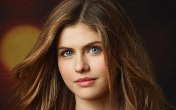 Alexandra Daddario 4K screenshot