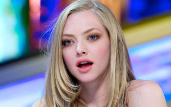 Amanda Seyfried at El Hormiguero screenshot