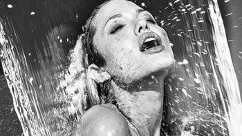 Angelina Jolie 10 screenshot