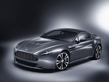 Aston Martin V12 Vantage screenshot