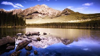 Awsome Mountain Reflection screenshot