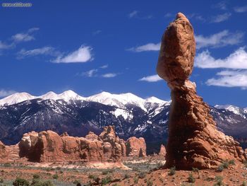 Balance Rock Arches National Park Utah screenshot